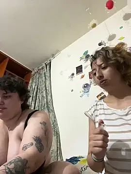 Snapshot of Ellie_Raven chatting on 10-28-25, 05:33 Ellie Raven online show from 10-28-25, 05:33