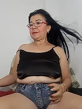 Snapshot of laliItaclark chatting on 05-26-26, 10:22 laliItaclark online show from 05-26-26, 10:22
