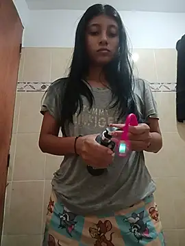YeseniaRodriguez3 online show from 07-10-26, 02:16