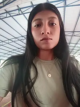 YeseniaRodriguez3 online show from 07-21-26, 01:35