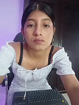 YeseniaRodriguez3 online show from 07-23-26, 12:58
