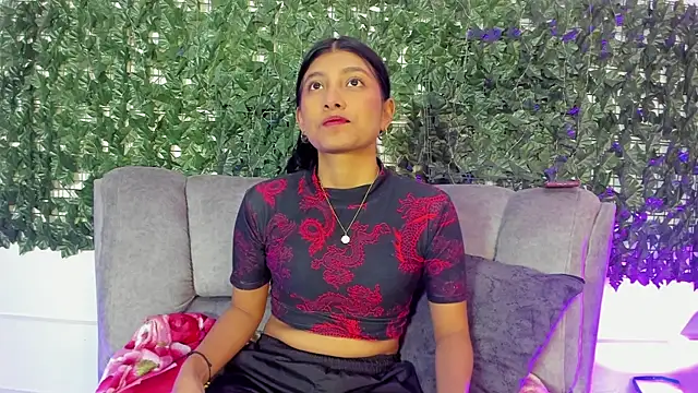 YeseniaRodriguez3 online show from 07-27-26, 12:45