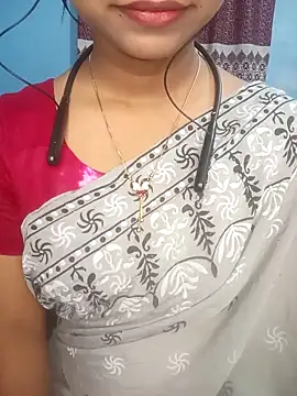 Snapshot of cute_mahi07 chatting on 12-13-25, 07:53 cute mahi07 online show from 12-13-25, 07:53