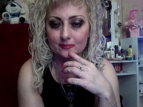 Snapshot of xHot_Amazonq chatting on 11-03-25, 09:59 xHot Amazonq online show from 11-03-25, 09:59