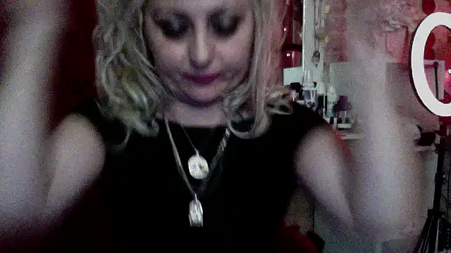 Snapshot of xHot_Amazonq chatting on 02-01-26, 09:57 xHot Amazonq online show from 02-01-26, 09:57