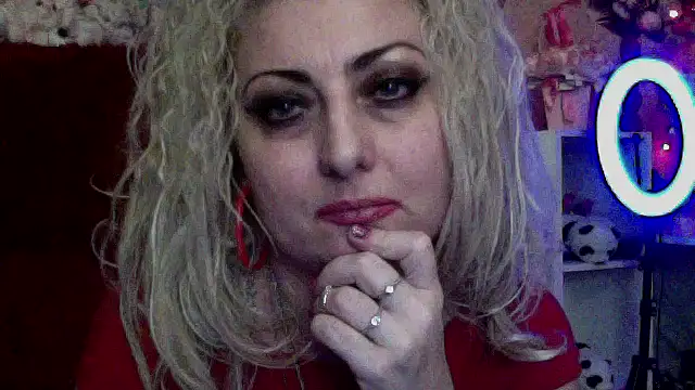 Snapshot of xHot_Amazonq chatting on 02-02-26, 10:52 xHot Amazonq online show from 02-02-26, 10:52