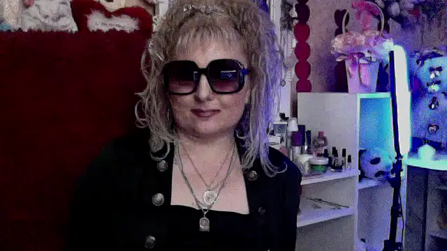 xHot Amazonq online show from 04-27-26, 09:46