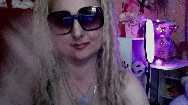 xHot Amazonq online show from 05-01-26, 12:59