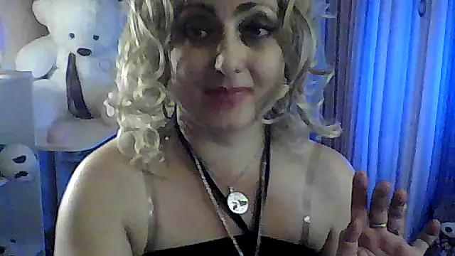 xHot Amazonq online show from 08-03-26, 10:13