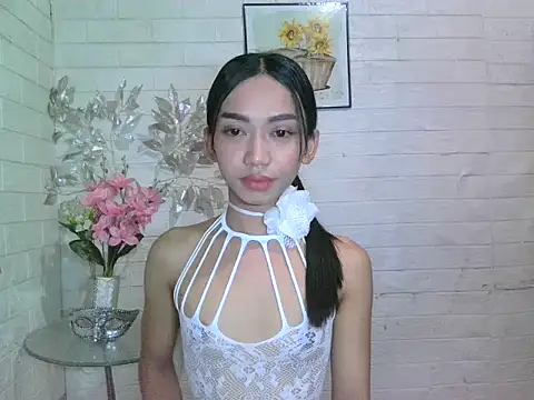 Queenpau online show from 10-28-25, 12:41