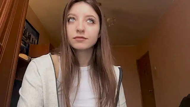 Snapshot of ClaudieZorzi chatting on 11-03-25, 07:31 ClaudieZorzi online show from 11-03-25, 07:31