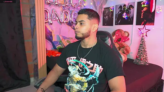 Tiler wolker online show from 12-21-25, 03:35