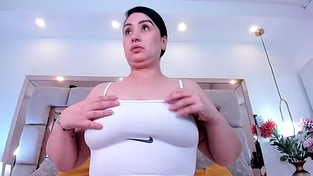 Snapshot of naomy_sexy_ chatting on 06-16-26, 02:14 naomy sexy online show from 06-16-26, 02:14