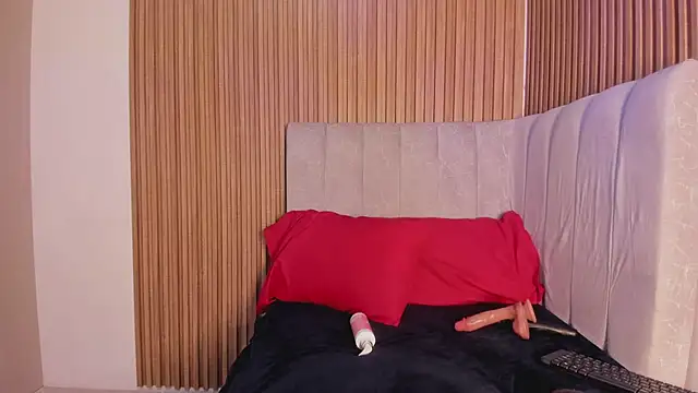 Snapshot of NhoanBrunette chatting on 02-22-26, 02:15 NhoanBrunette online show from 02-22-26, 02:15