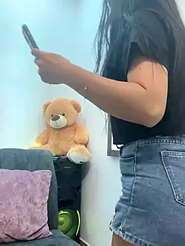 Snapshot of Chikihot69 chatting on 11-06-25, 03:40 Chikihot69 online show from 11-06-25, 03:40