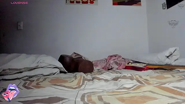 Snapshot of ghostwomaan chatting on 05-11-26, 03:51 ghostwomaan online show from 05-11-26, 03:51