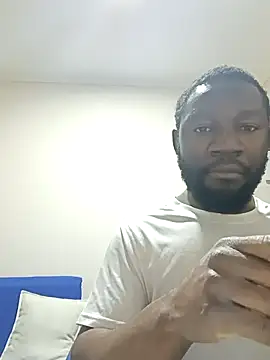 Snapshot of shoodly99 chatting on 10-28-25, 02:15 shoodly99 online show from 10-28-25, 02:15