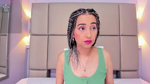 violett rabbit  online show from 11-22-25, 12:26