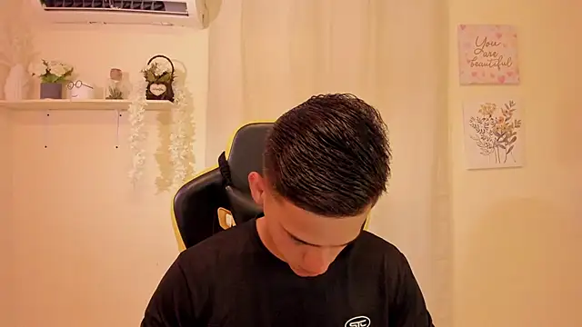 elmasmas01 online show from 02-06-26, 06:00