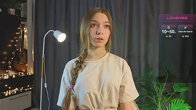 Snapshot of miragge_ chatting on 01-18-26, 04:27 miragge online show from 01-18-26, 04:27