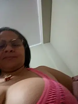 Snapshot of Angie_milf50 chatting on 05-01-26, 03:22 Angie milf50 online show from 05-01-26, 03:22