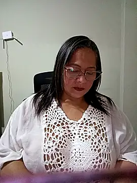 Snapshot of Angie_milf50 chatting on 05-05-26, 01:24 Angie milf50 online show from 05-05-26, 01:24
