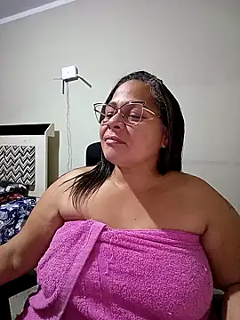 Snapshot of Angie_milf50 chatting on 05-09-26, 05:23 Angie milf50 online show from 05-09-26, 05:23