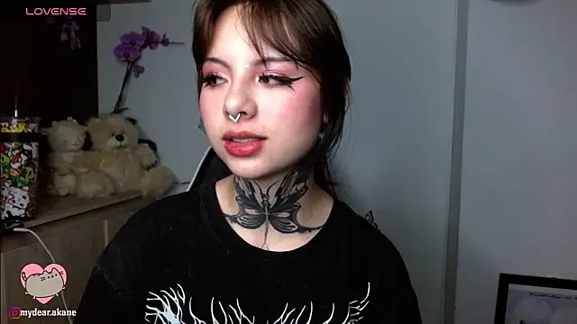 Snapshot of Akane_bellow chatting on 12-14-25, 10:25 Akane bellow online show from 12-14-25, 10:25