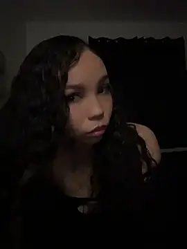 nikkiloveee online show from 05-13-26, 06:00