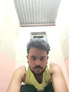 Snapshot of devil_boy_0909 chatting on 10-29-25, 04:53 devil boy 0909 online show from 10-29-25, 04:53