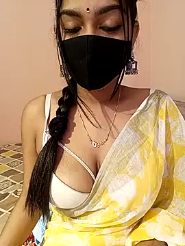 Snapshot of menaxi-baby7 chatting on 03-27-26, 02:39 menaxi-baby7 online show from 03-27-26, 02:39