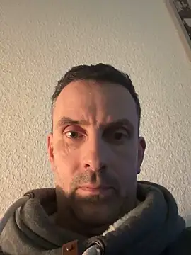 Snapshot of Stefan8254 chatting on 02-01-26, 07:01 Stefan8254 online show from 02-01-26, 07:01