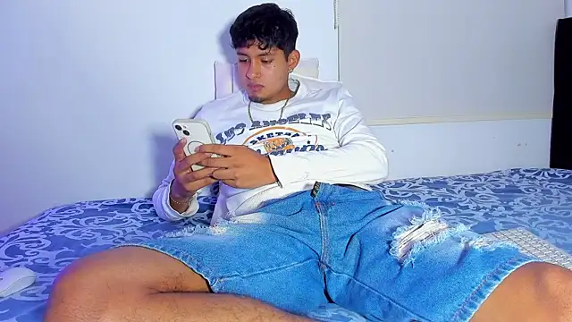 Dominic King online show from 12-01-25, 01:43