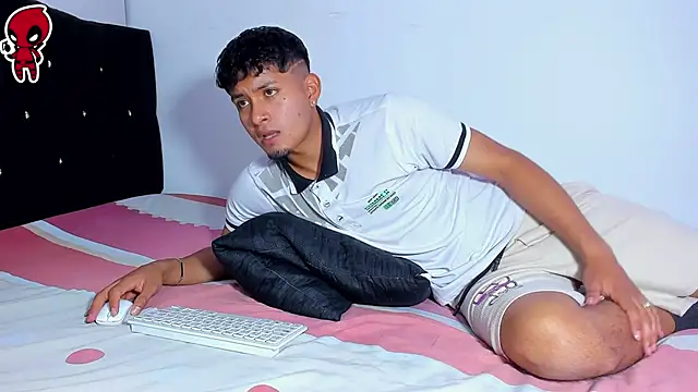 Dominic King online show from 02-07-26, 01:42