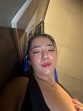 Hannahpradaa  online show from 11-06-25, 12:33