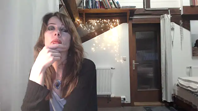 MissDyannis online show from 04-07-26, 10:09