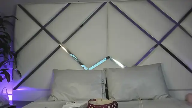 SweetPetiite online show from 10-30-25, 12:17