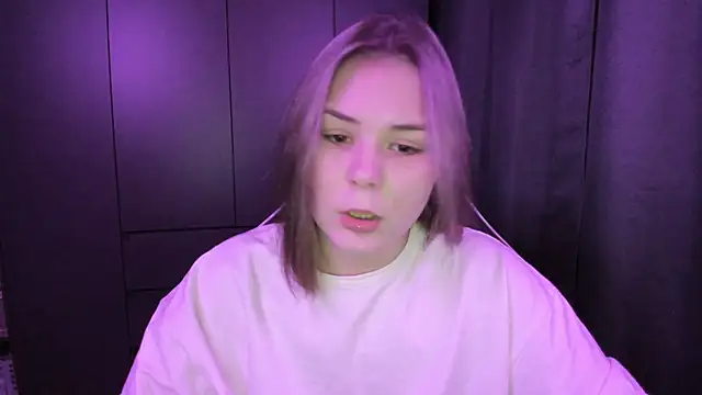 sophia lix online show from 12-20-25, 11:17