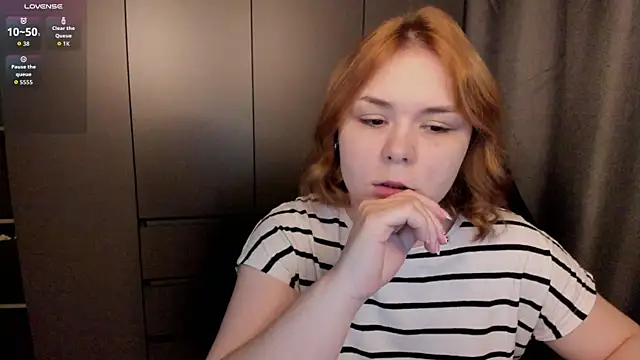 Snapshot of sophia_lix chatting on 04-19-26, 04:50 sophia lix online show from 04-19-26, 04:50