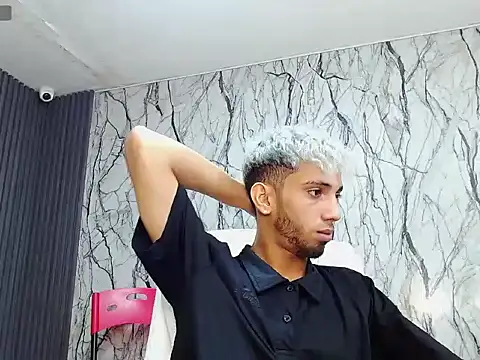 Snapshot of gregori_latin19 chatting on 10-29-25, 01:46 gregori latin19 online show from 10-29-25, 01:46