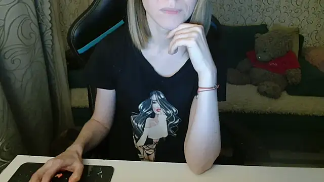  Alisa Allison  online show from 10-30-25, 03:02