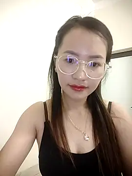 Snapshot of Elsweet123 chatting on 10-28-25, 05:44 Elsweet123 online show from 10-28-25, 05:44