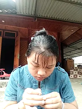 Snapshot of Smay69_ chatting on 10-31-25, 03:29 Smay69  online show from 10-31-25, 03:29