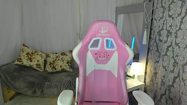 Snapshot of May_Yam chatting on 04-13-26, 01:00 May Yam online show from 04-13-26, 01:00