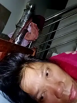 bella-la online show from 12-19-25, 10:39