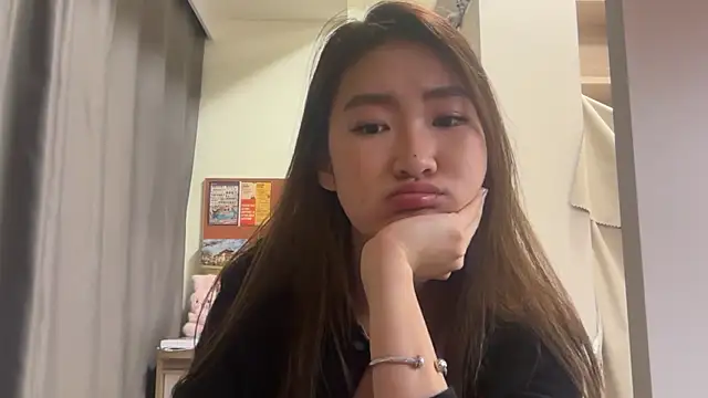 AlishaCheng online show from 12-21-25, 01:18