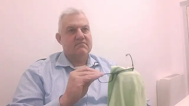 Snapshot of Diegoriv71 chatting on 03-05-26, 12:12 Diegoriv71 online show from 03-05-26, 12:12