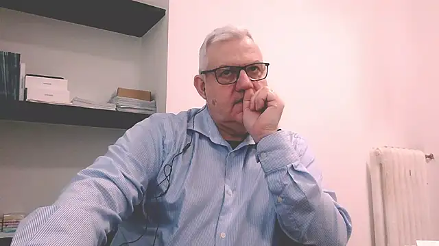 Snapshot of Diegoriv71 chatting on 03-18-26, 08:06 Diegoriv71 online show from 03-18-26, 08:06