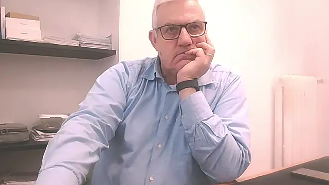 Snapshot of Diegoriv71 chatting on 04-09-26, 01:05 Diegoriv71 online show from 04-09-26, 01:05