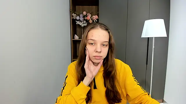 Snapshot of CorazonKlann chatting on 10-28-25, 11:25 CorazonKlann online show from 10-28-25, 11:25